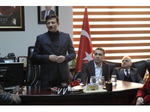 AK Partili Hamza Dağ: "İzmir’de 3,5 aydır tiyatro izliyoruz"