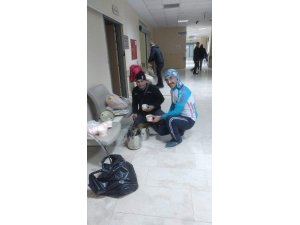 Adana’da evsizlere çorba ikramı