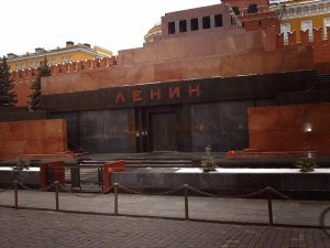 Rusya’da Lenin’in naaşının gömülmesi tartışmaları başladı