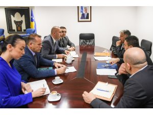 Kosova Başbakanı Haradinaj’dan önerilen zamma sendikalardan ret