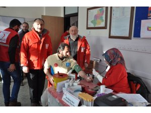 Kars’ta Kızılay’ın kan bağışı kampanyasına yoğun ilgi