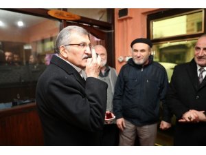 Murat Aydın bas-konuş sistemiyle taksicilerden destek istedi