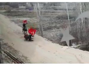 Bakan Ersoy’un tren yolculuğuna eşlik eden ciritçi yere düştü