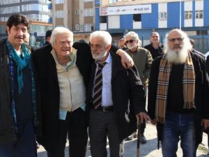 Cüneyt Arkın Yeşilçam’ın ‘kötü adamlarıyla’ buluştu