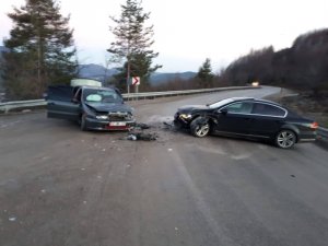 Kastamonu’da iki otomobil kafa kafaya çarpıştı