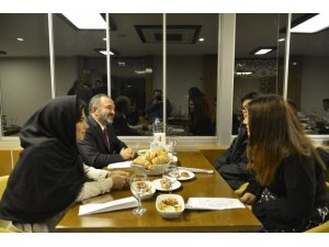 Rektör Çufalı, Uluslararsı öğrencilerle yemekte buluştu