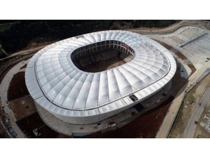 Adana’da yeni stadın çatısı tamamlandı