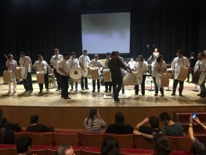 İzmit Belediyesi ritim grubu İstanbul’da sahne aldı