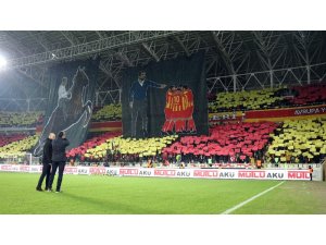 Spor Toto Süper Lig: E. Yeni Malatyaspo: 0 - Beşiktaş: 0 (İlk yarı)