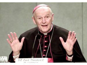 Papa, Washington’un eski Kardinalini cinsel taciz suçu sebebiyle din papazlıktan çıkardı