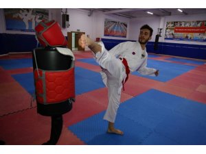 Kağıtsporlu karateci 2024 Olimpiyatlarına hazırlanıyor