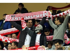 Spor Toto Süper Lig: Antalyaspor: 0 - Başakşehir: 0 (Maç devam ediyor)