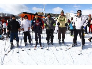 Türkmenistan heyeti, Sarıkamış Kayak Merkezi’ni inceledi