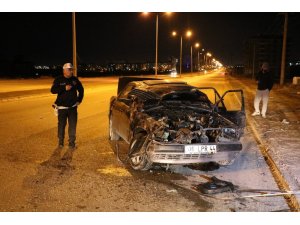 Sivas’ta takla atan otomobil metrelerce sürüklendi: 3 yaralı