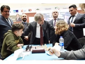 Beyoğlu’nda "4’üncü Okullararası Satranç Turnuvası" başladı