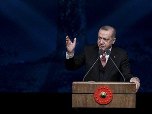 Erdoğan: Anacığımın ayağının altını öperdim, çekerdi