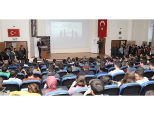 Türk Hava Yolları CEO’su Bilal Ekşi ERÜ’de Konferans Verdi