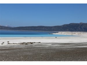 Vali Şıldak, Salda Gölü çevresini inceledi