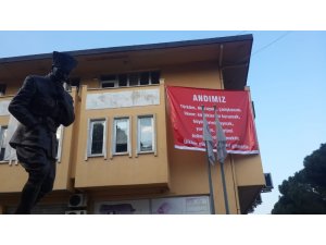 DP’li belediye başkanı ilçede ‘Andımız’ pankartları astırdı