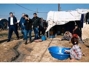 Belçikalı bakandan Musul’da mülteci kampı ziyareti