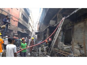 Bangladeş’teki yangın faciasının boyutu görüntülendi