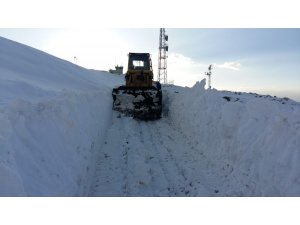 Konya’da karla kaplanan dağ yolları ulaşıma açılıyor