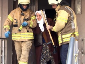 Sultangazi’deki yangında bir annenin korku dolu anları