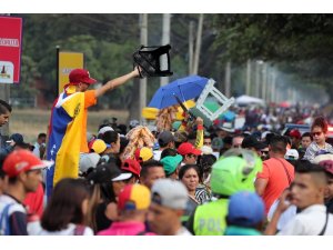 Maduro yanlısı ve karşıtı konserlere saatler kaldı