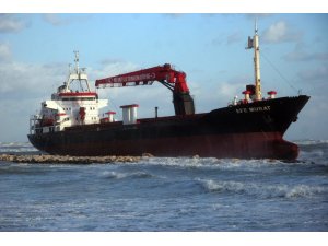 İtalya’nın Bari kenti sahilinde  bir Türk ticaret  gemisinin karaya oturduğu bildirildi.
