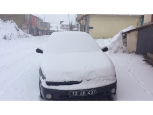 Karlıova’da kar tekrar etkisini gösterdi