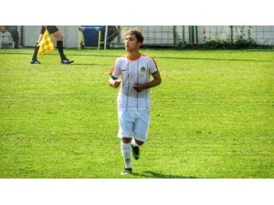 Alanyaspor, Kazım Yakmaz’la profesyonel sözleşme imzaladı