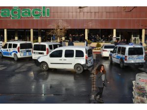 Aksaray’da 3 kişi polis memurunu kurşun yağmuruna tuttu