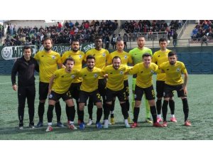 Lider Foça Belediyespor, Özçamdibi Spor engelini 4 golle aştı