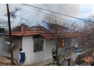 Burdur’da ev yangını