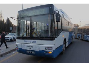 Başkent’te belediye otobüsü kaza yaptı: 4 yaralı