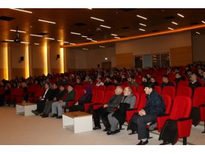 Kimler ilim öğrenmez konulu konferans SAÜ’de gerçekleştirildi