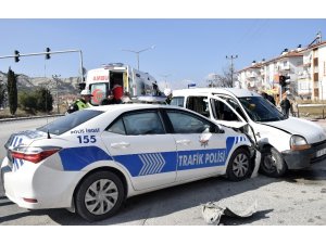 Burdur’da trafik polisleri kaza yaptı: 4 yaralı