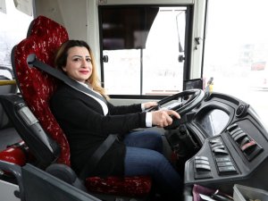 Kadın otobüs şoförleri Van'a güven veriyor