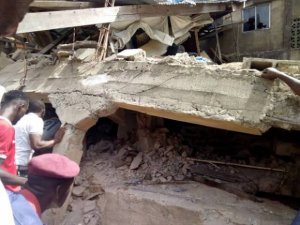 Nijerya'da okul binası çöktü, en az 100 ölü
