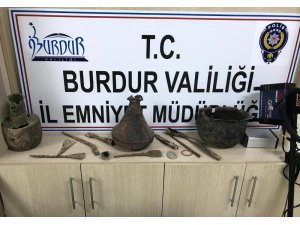 Burdur’da kaçak kazı yapan 7 kişiye suçüstü