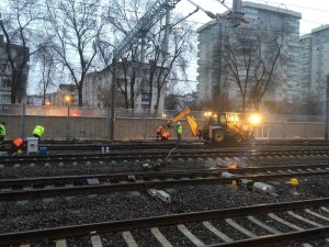 Başkent’te raydan çıkan akaryakıt treni raylara oturtularak olay yerinden uzaklaştırıldı