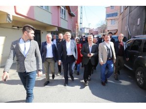 Murat Aydın’dan yaşlı adamın sorusuna “Tayyip Erdoğan’ın partisindenim” göndermesi