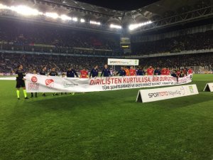 Fenerbahçe-Sivasspor maçında Çanakkale pankartı