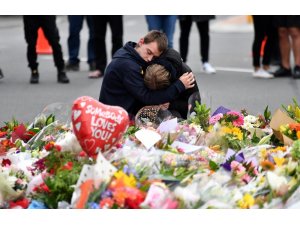 Yeni Zelanda saldırı kurbanlarını anıyor