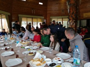 Seçen, Nevşehir Belediyespor futbolcuları için verilen kahvaltıya katıldı