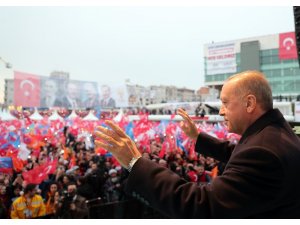 Erdoğan: “Birileri seçimlerde farklı sonuçlar çıksın Türkiye tökezlesin diye ellerini ovuşturuyor”