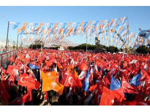 Erdoğan: "CHP’lileri de kurtaralım yoksa bu adam gitmez"