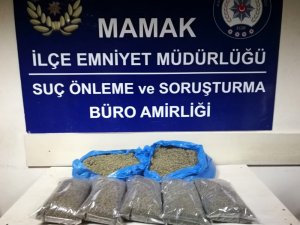 İstanbul’dan Ankara’ya 6 kilo bonzai getiren 3 kişi yakalandı