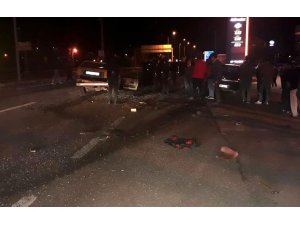 Otomobiller çarpıştı: 1 ölü, 2 yaralı