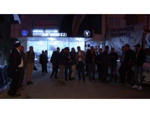 Başkent’te Cumhur İttifakı’nın seçim bürosuna saldırı